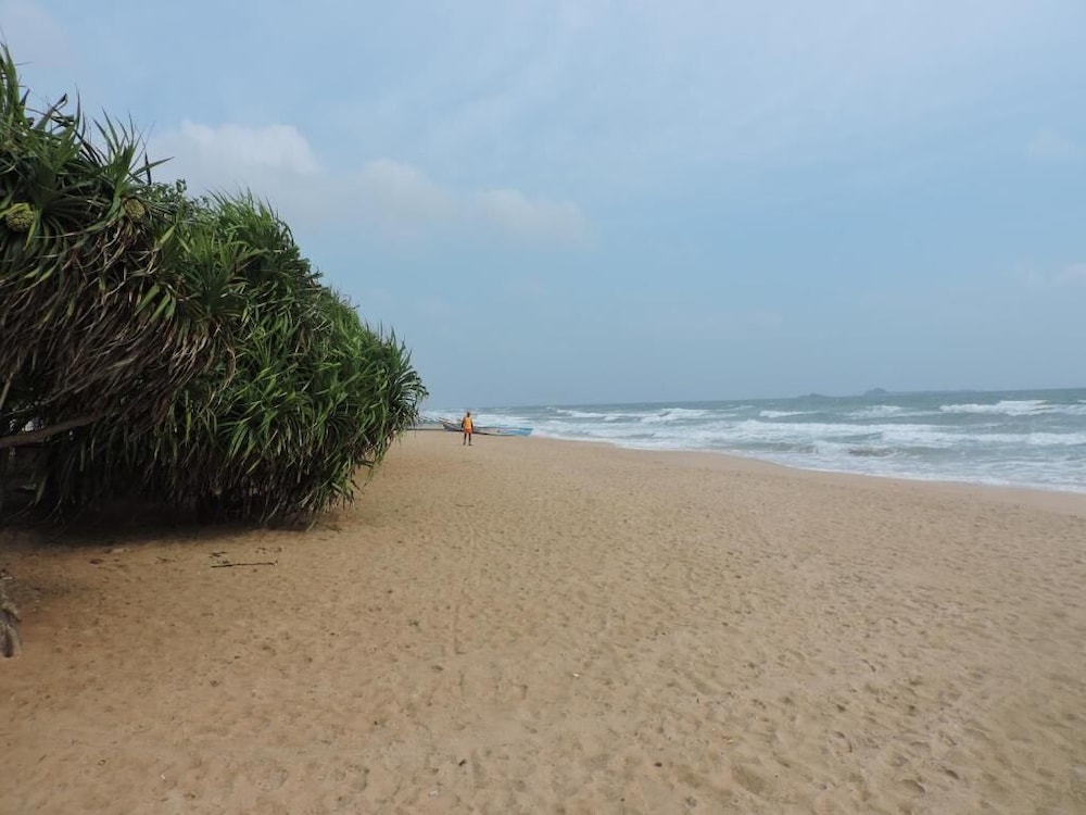 Sea View Beach Hotel 35/47