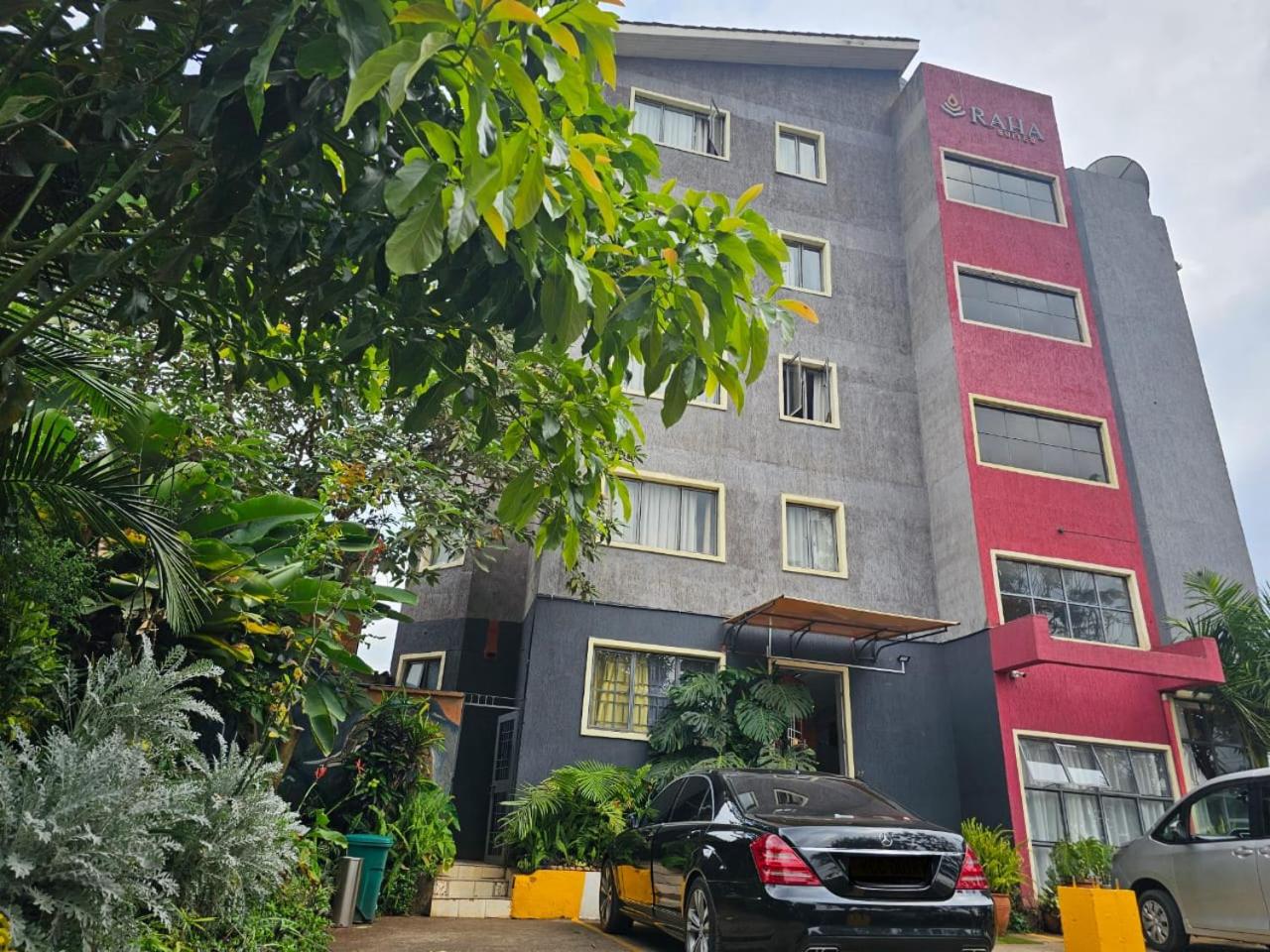 Raha Suites 4/45