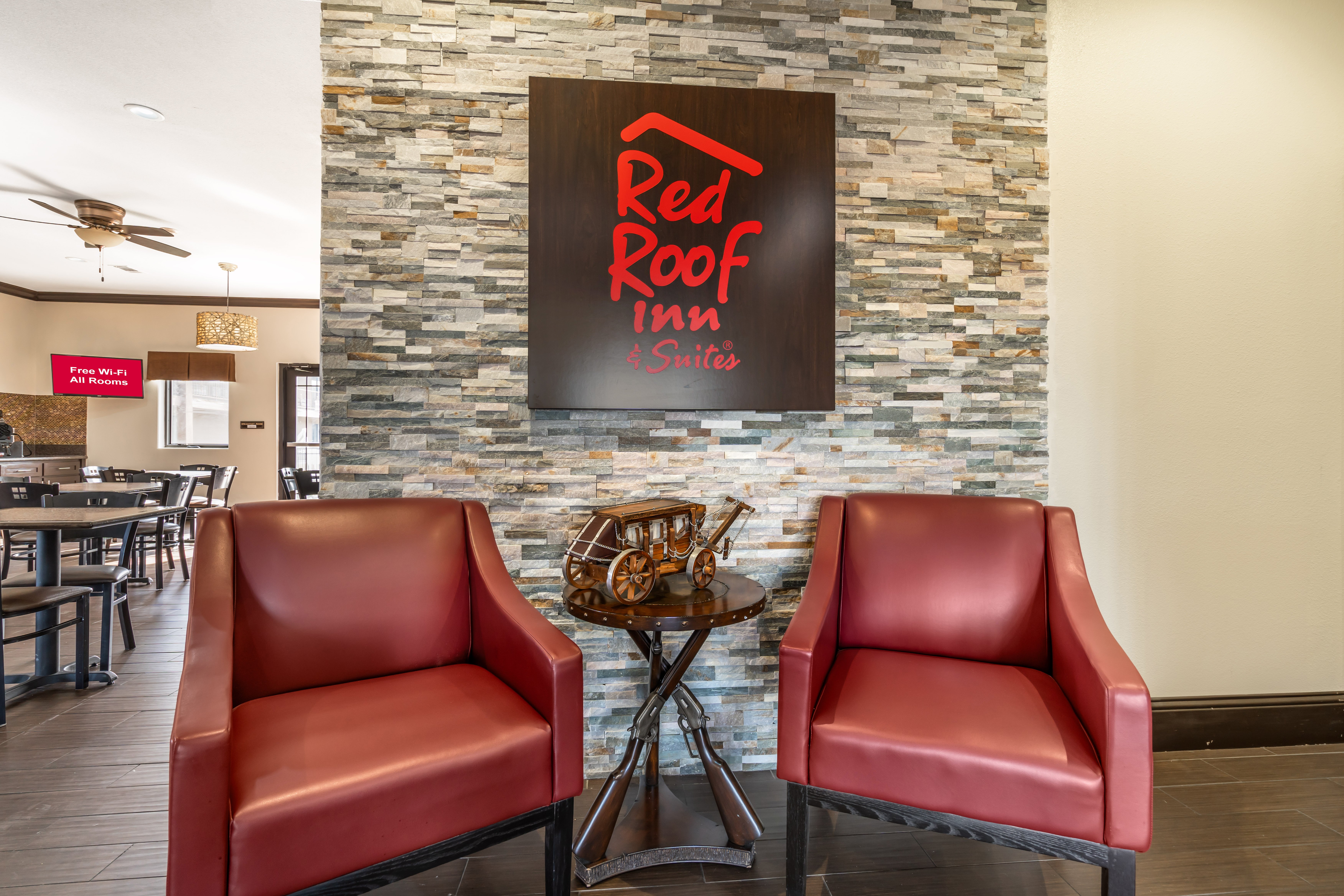 Red Roof Inn & Suites Sulphur Springs 13/26