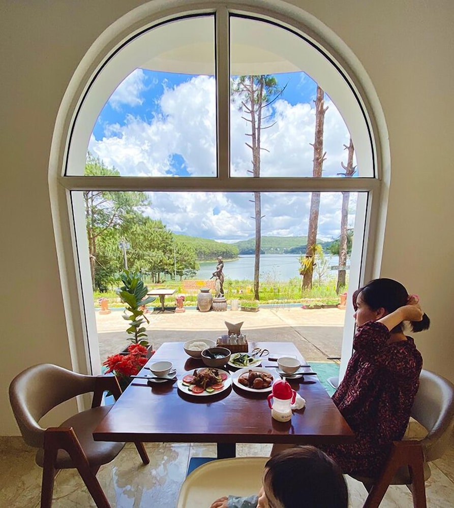 Romeo Juliet Dalat Resort 32/50