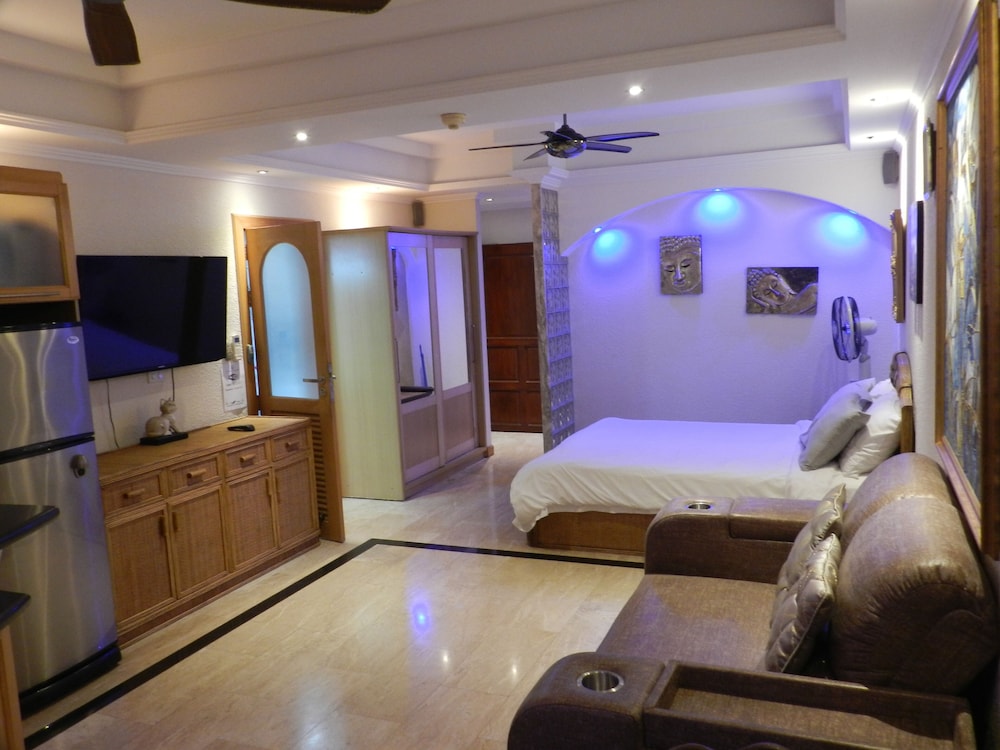 Alex Group Jomtien Plaza Condotel 13/50