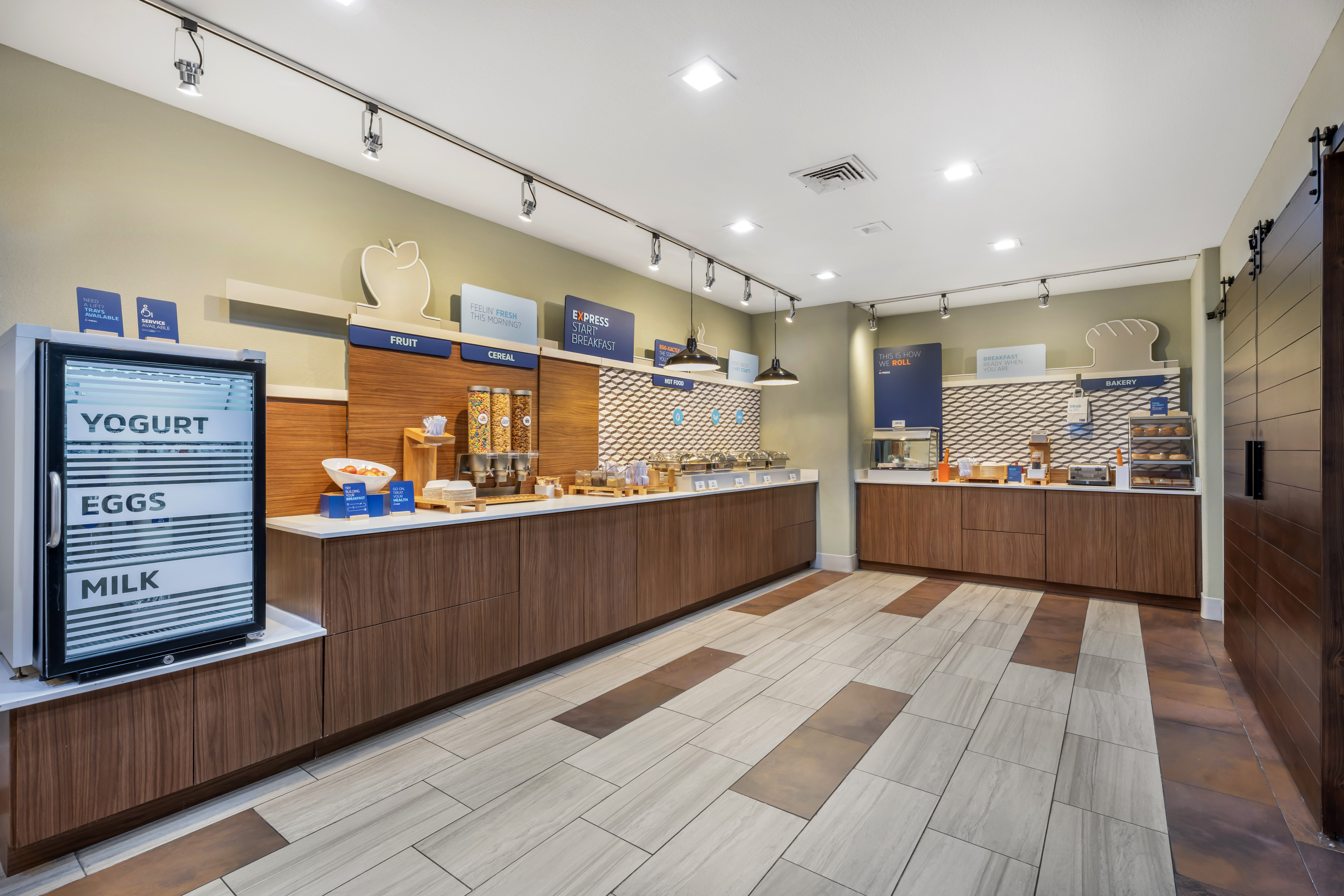 Holiday Inn Express Suites Beeville 16/76