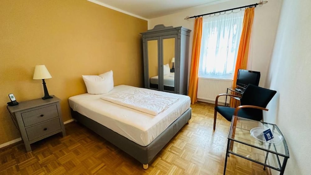 Hotel Erbgericht Krippen 15/50