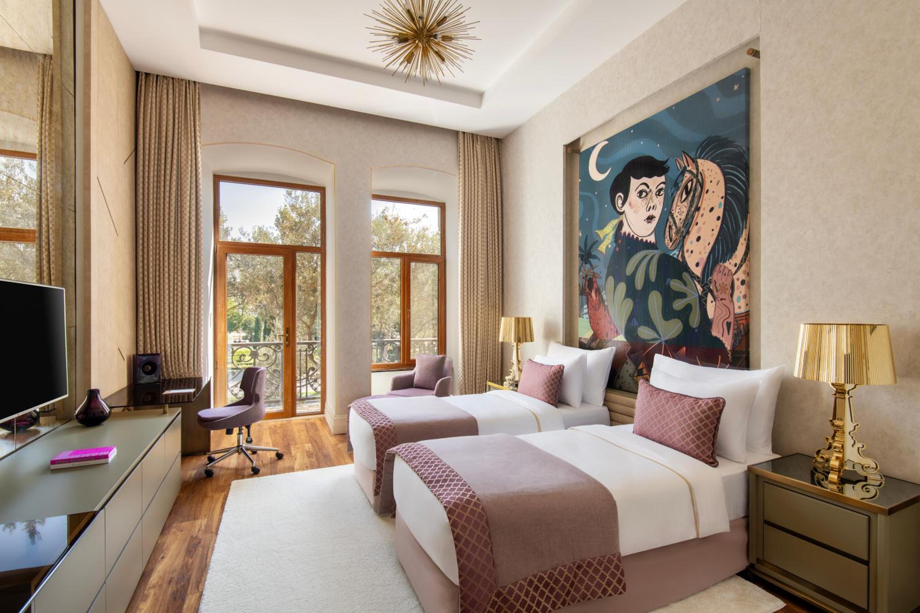Gallery, Twin Beds