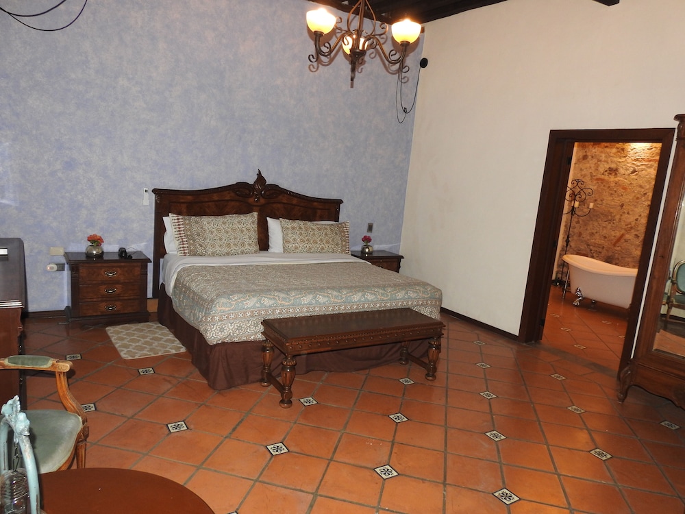 Hotel Marques del Angel 16/60