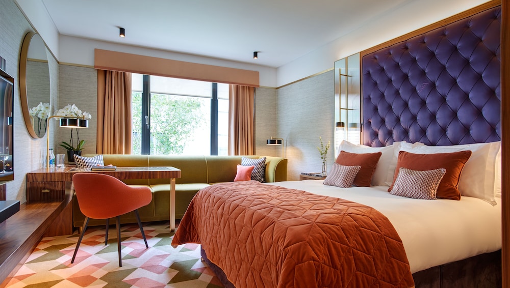 SUPERIOR, KING BED
