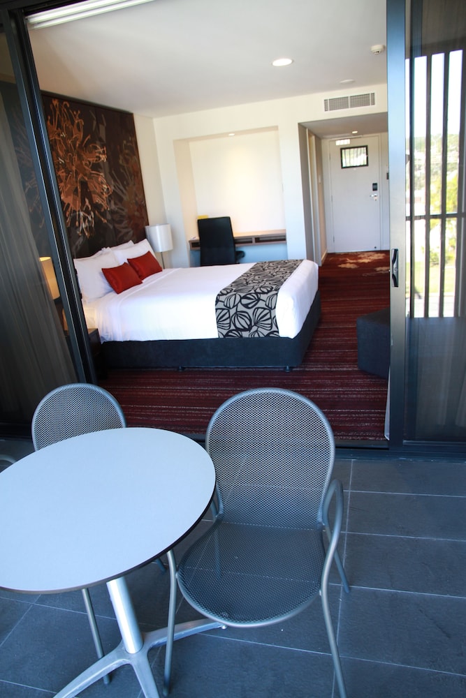 Mantra Gladstone 31/67