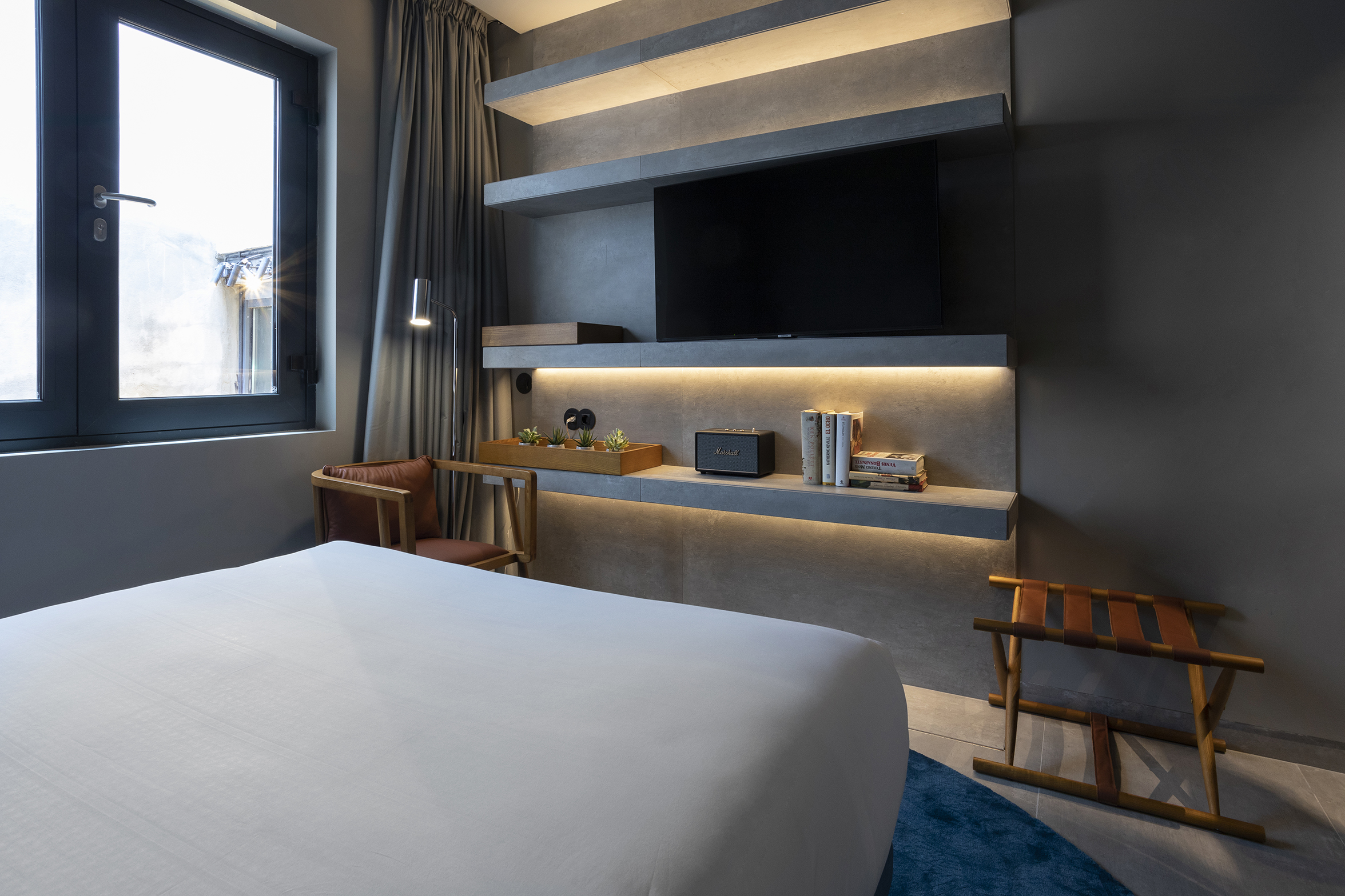 Custom, Double Bed