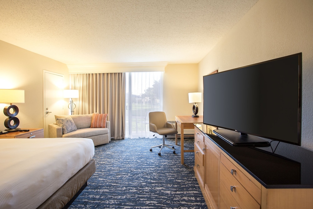 DoubleTree by Hilton Hotel Berkeley Marina 22/83