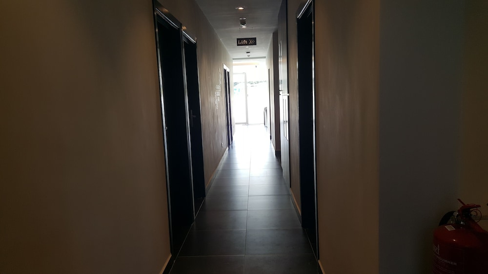 9 Square Hotel - Sri Kembangan 15/38