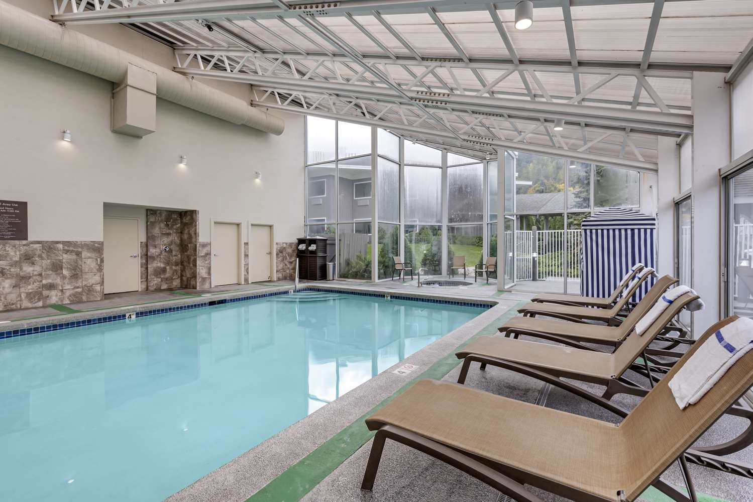 swimming pool spa