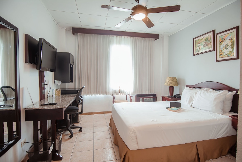Hotel Suites And Apartments La Sabana 14/39