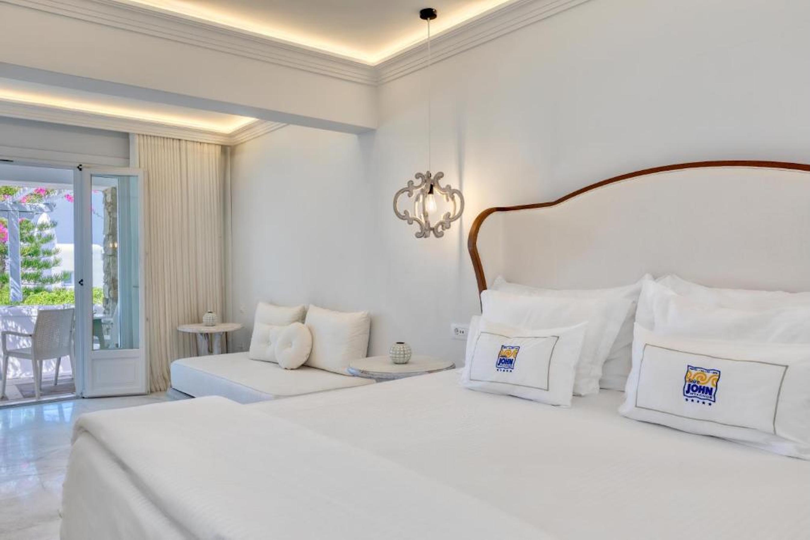 2 Bedrooms, Signature, Suite, Garden and Pool View