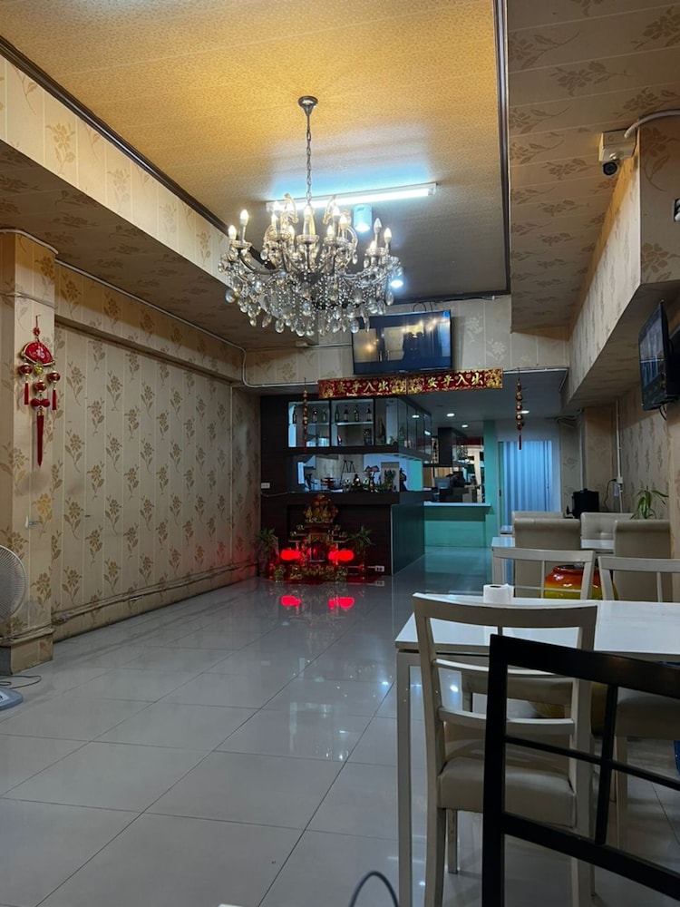 Sandee Room 37/50