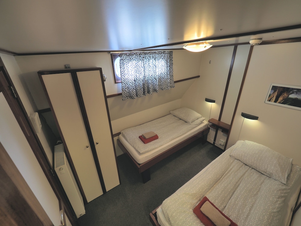 Hotelschip Sarah 9/36