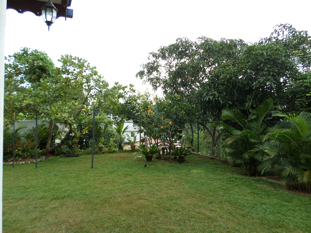 Moon Hills Hotel 32/50
