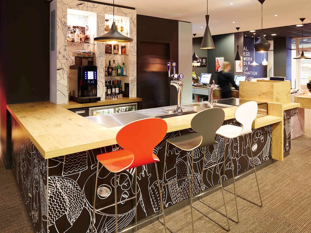 ibis Reading Centre 50/59