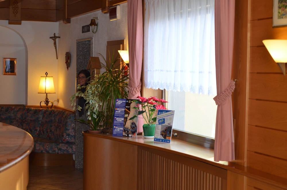 HOTEL LADINA 11/56