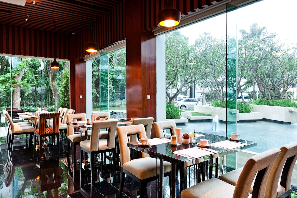 Royal Princess Larn Luang Bangkok Hotel 49/69