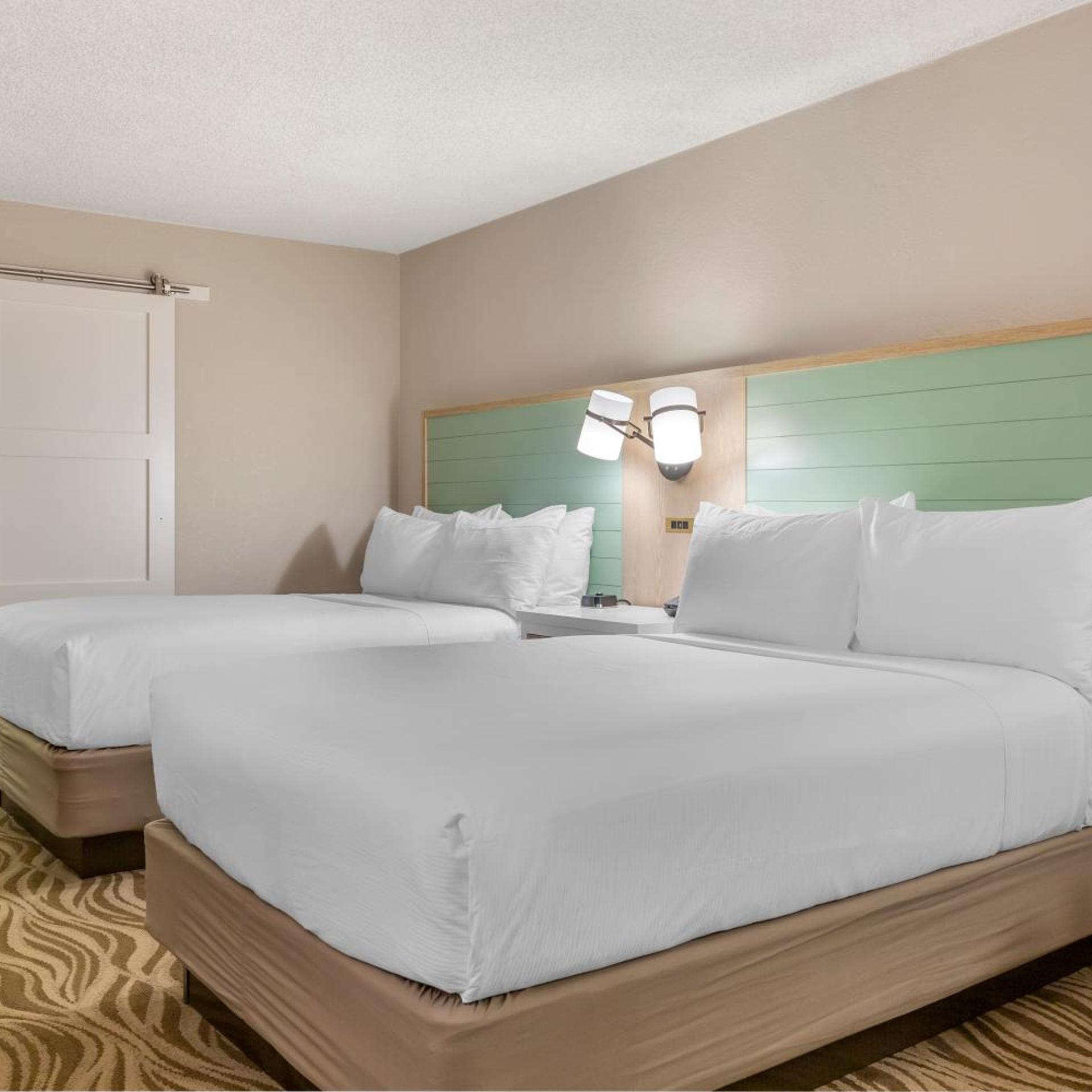 غرفة قياسية بسريرين مزدوجين، Wyndham Garden Lake Buena Vista Disney Springs Resort 3/10