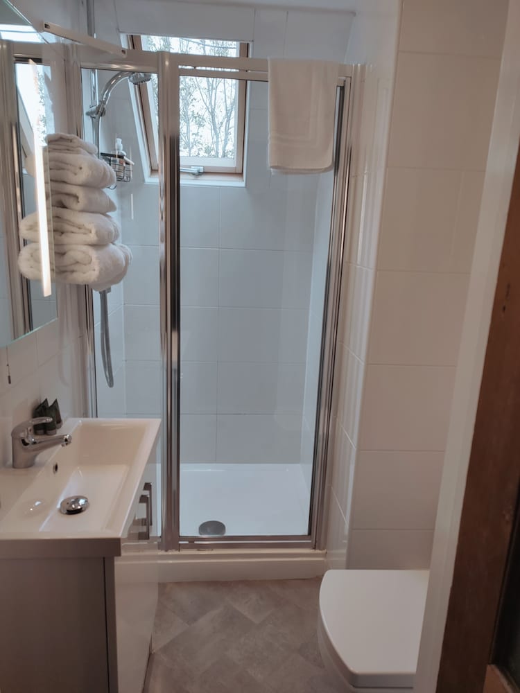 Anton Guest House Bed and Breakfast 49/50