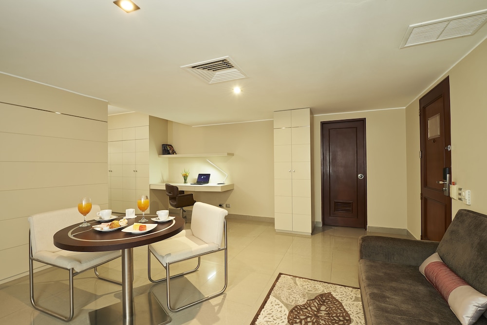 Sol de Oro Hotel And Suites 37/65