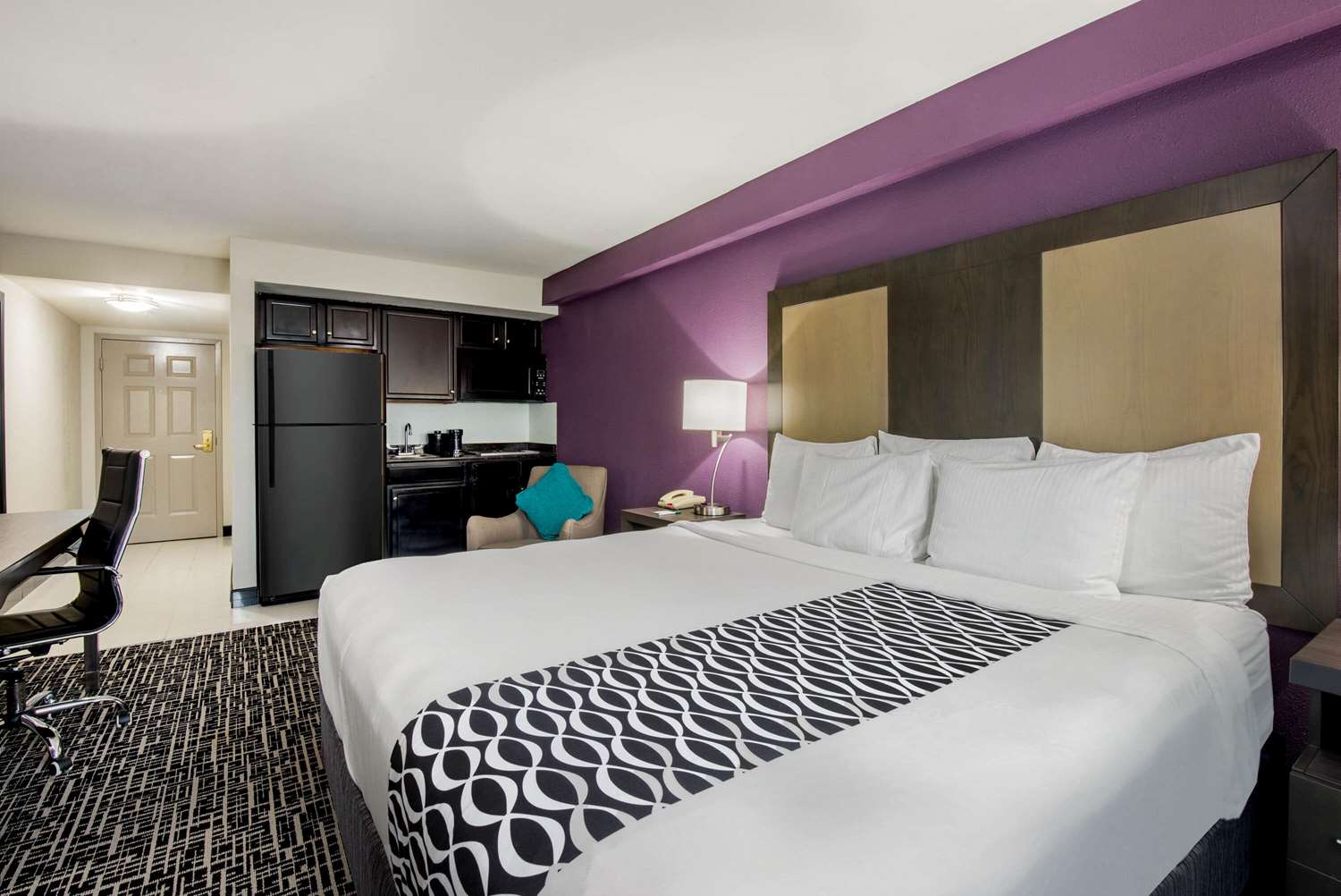La Quinta Inn by Wyndham West Long Branch 15/43