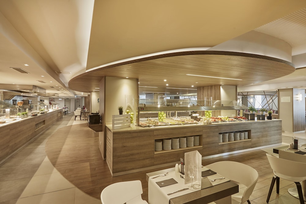 BG Tonga Tower Design Hotel and Suites 41/64