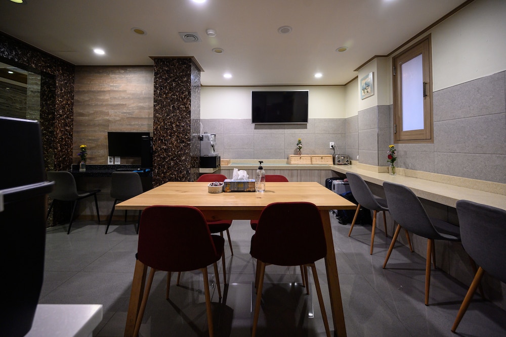 Daeyoung Hotel Seoul 56/66