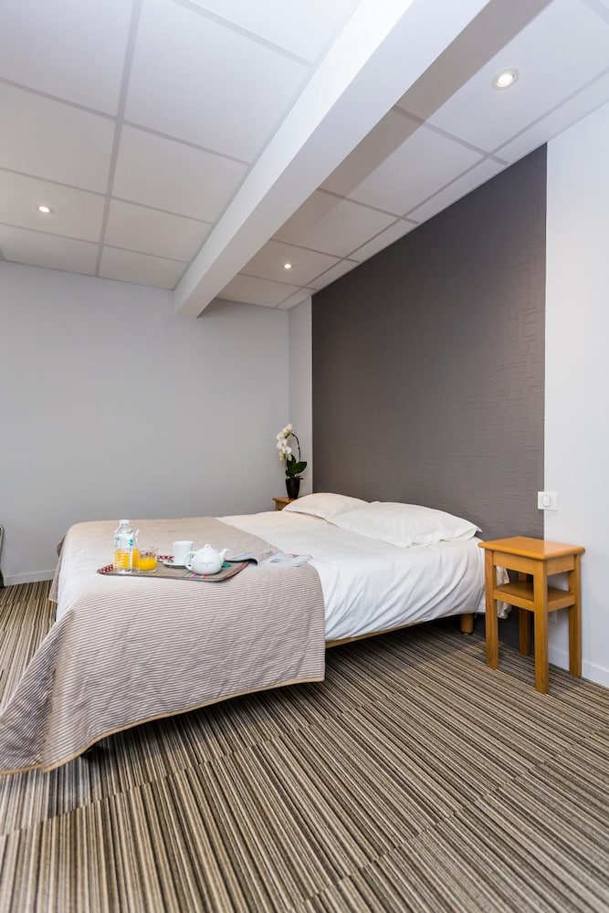 HÔTEL LE RELAIS 10/50