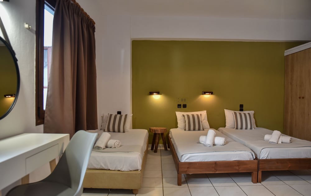 Iraklis Apartments 8/50
