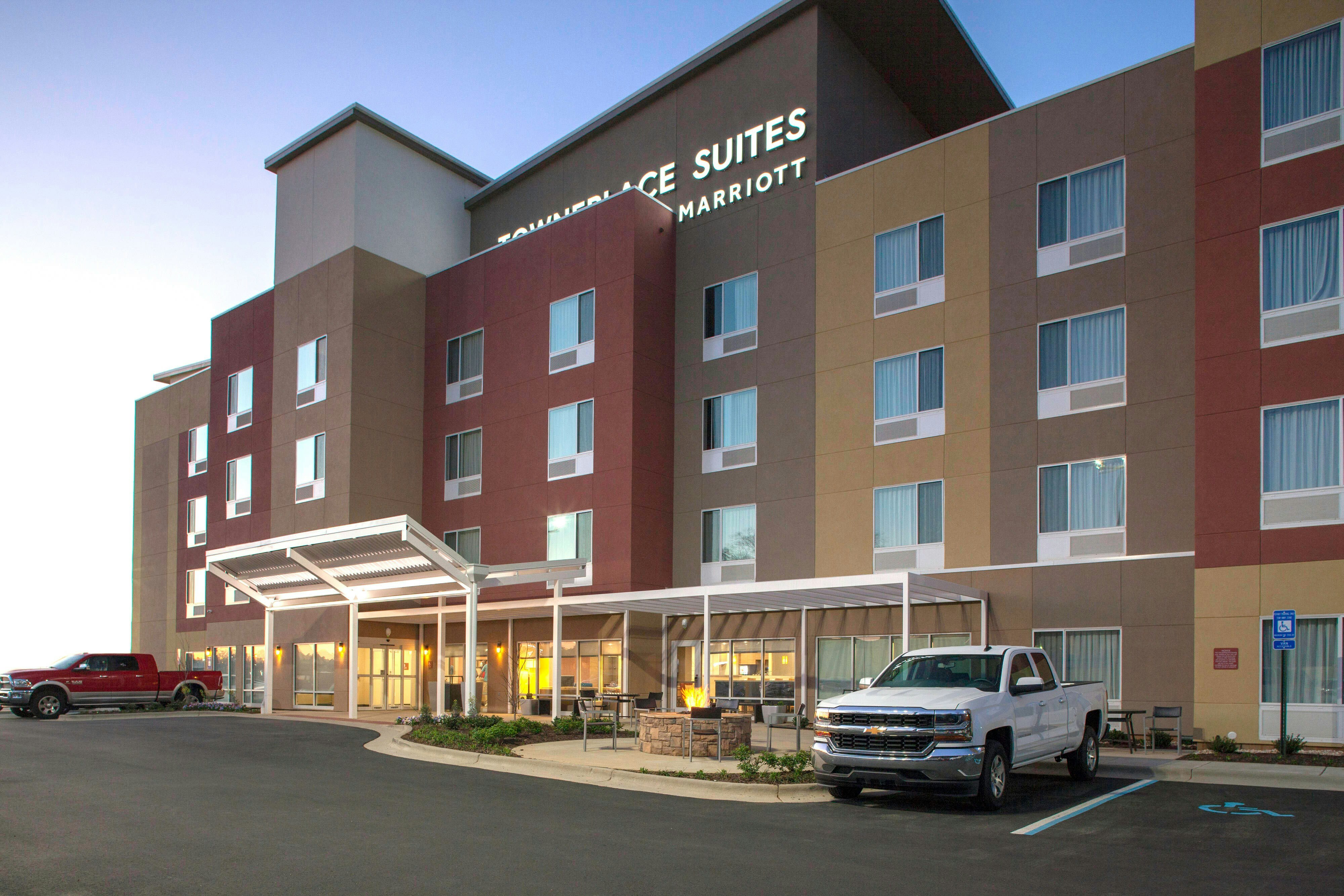 TownePlace Suites Albany 24/24
