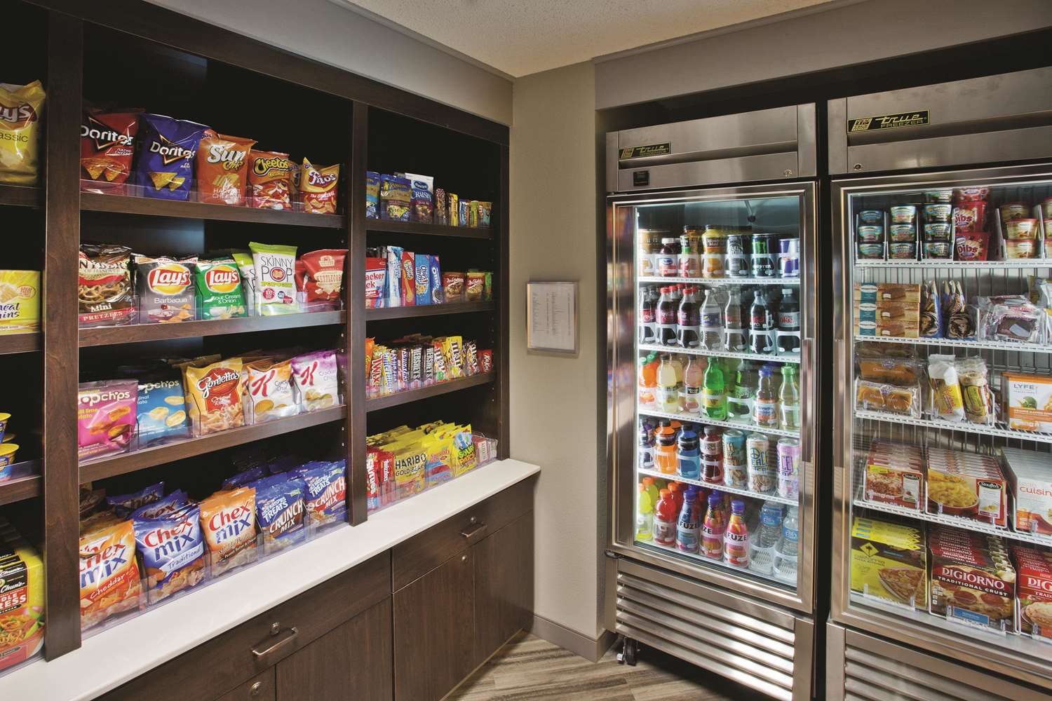 La Quinta Inn Suites By Wyndham Milwaukee Delafield 22/50