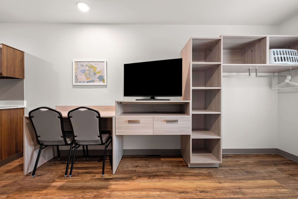 WoodSpring Suites Huntsville - Research Park 32/40