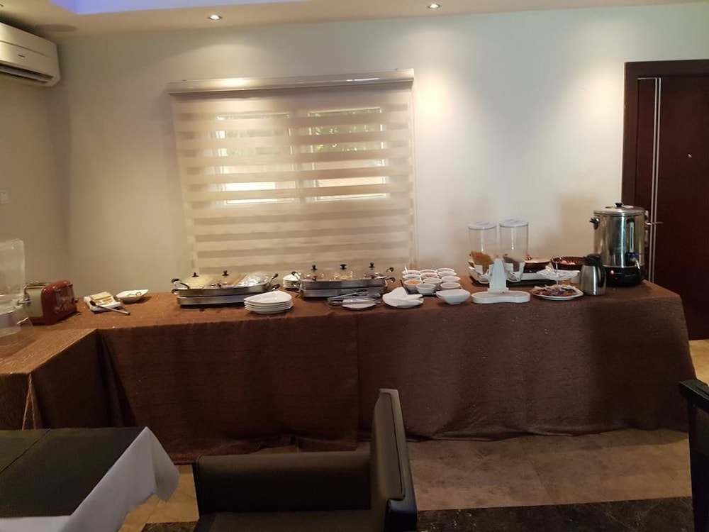 Check Inn Hotel Abuja 24/35