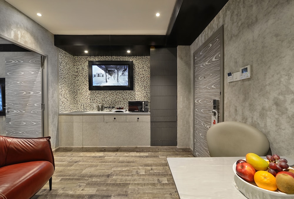 Regenta Central Antarim 6/48