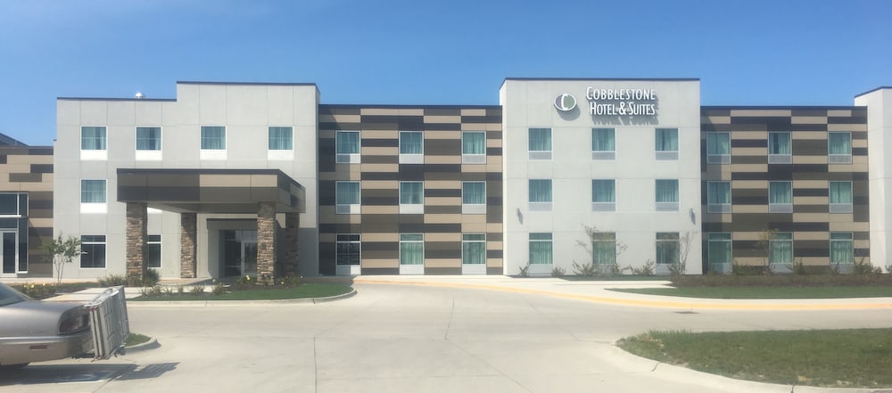 Cobblestone Hotel & Suites - Jefferson 1/39