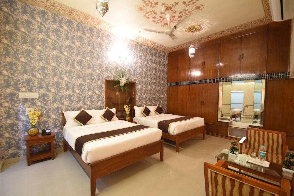 Virasat Mahal Heritage Hotel 23/33