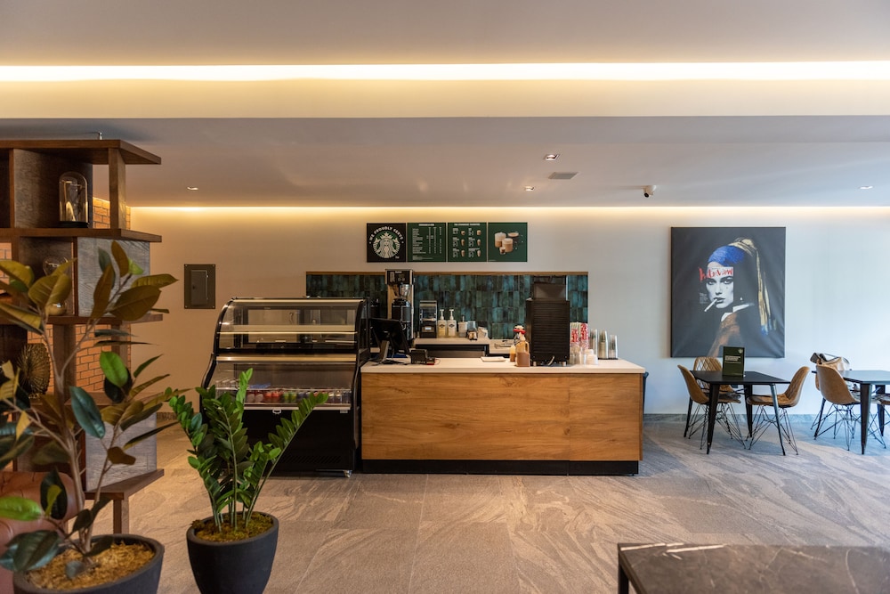 Fulton Business Luxury Hotel 3/49