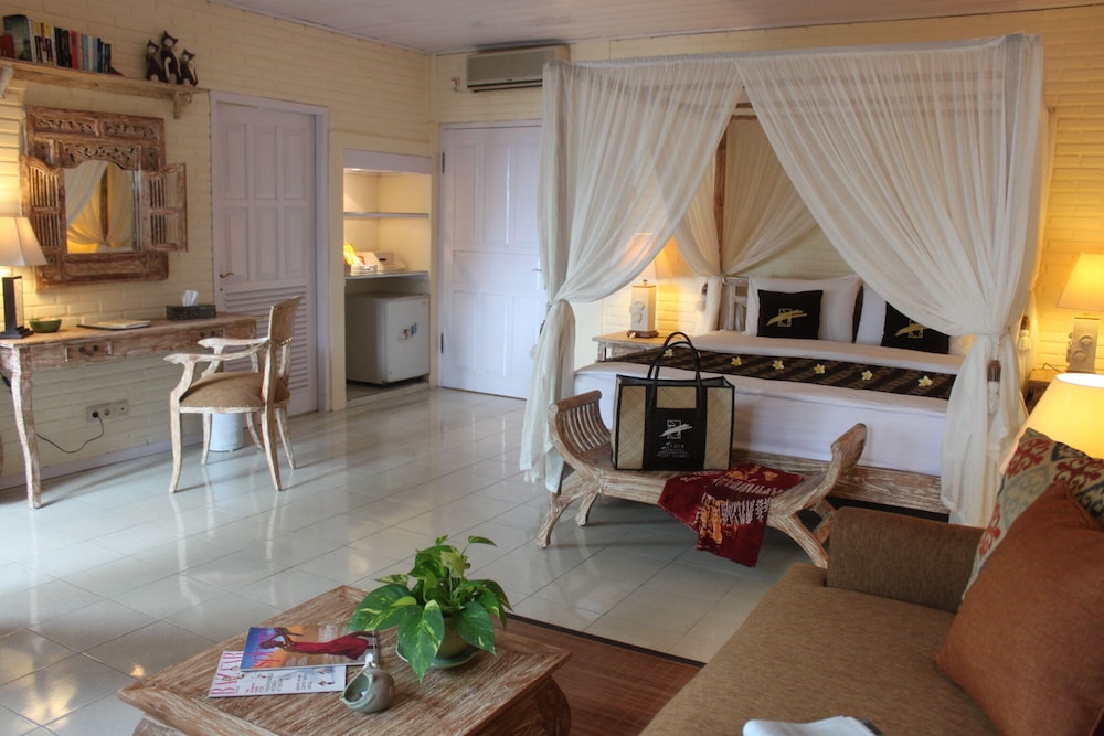 TAUCH TERMINAL RESORT TULAMBEN 30/69