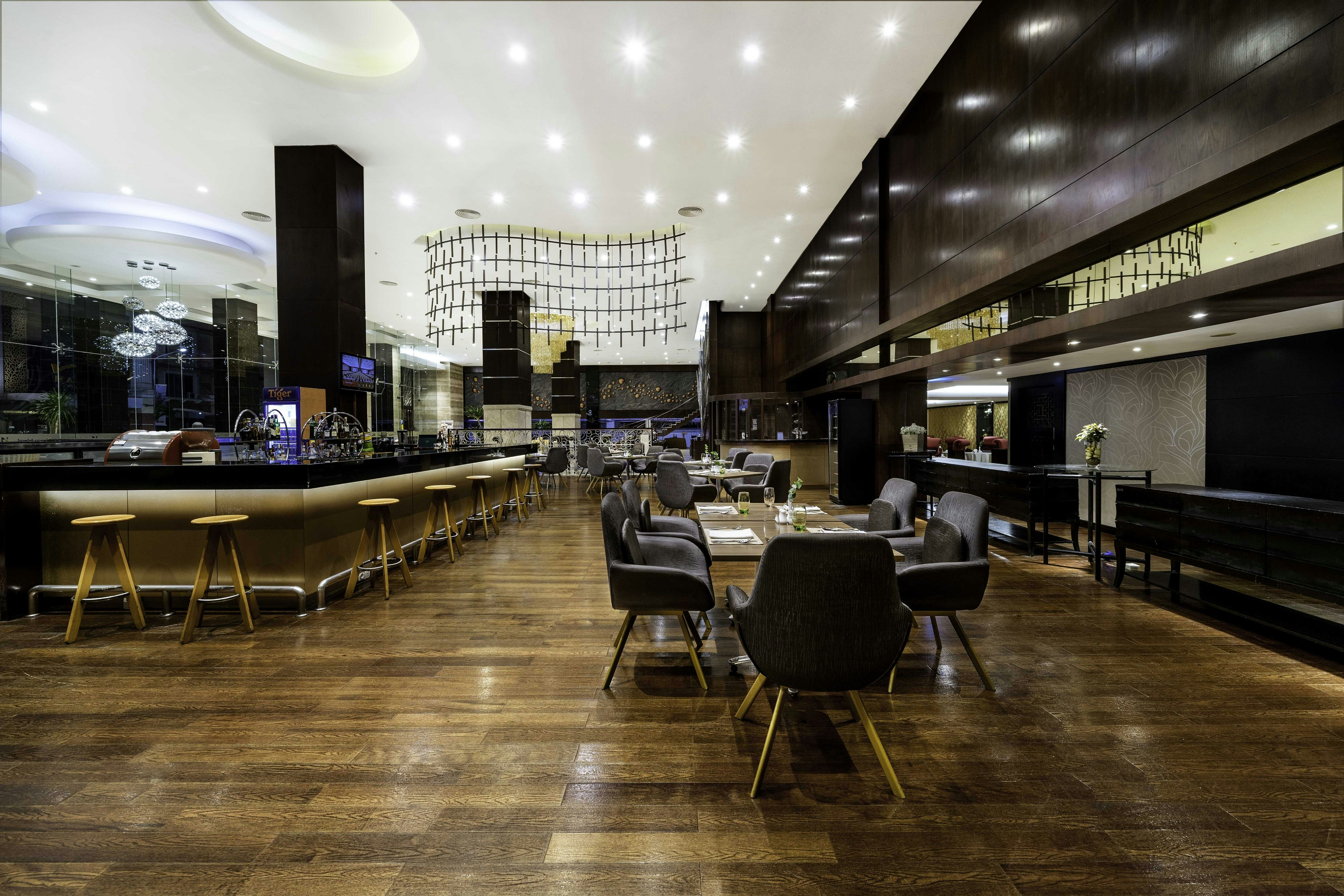 SWISS-BELHOTEL HARBOUR BAY 66/81