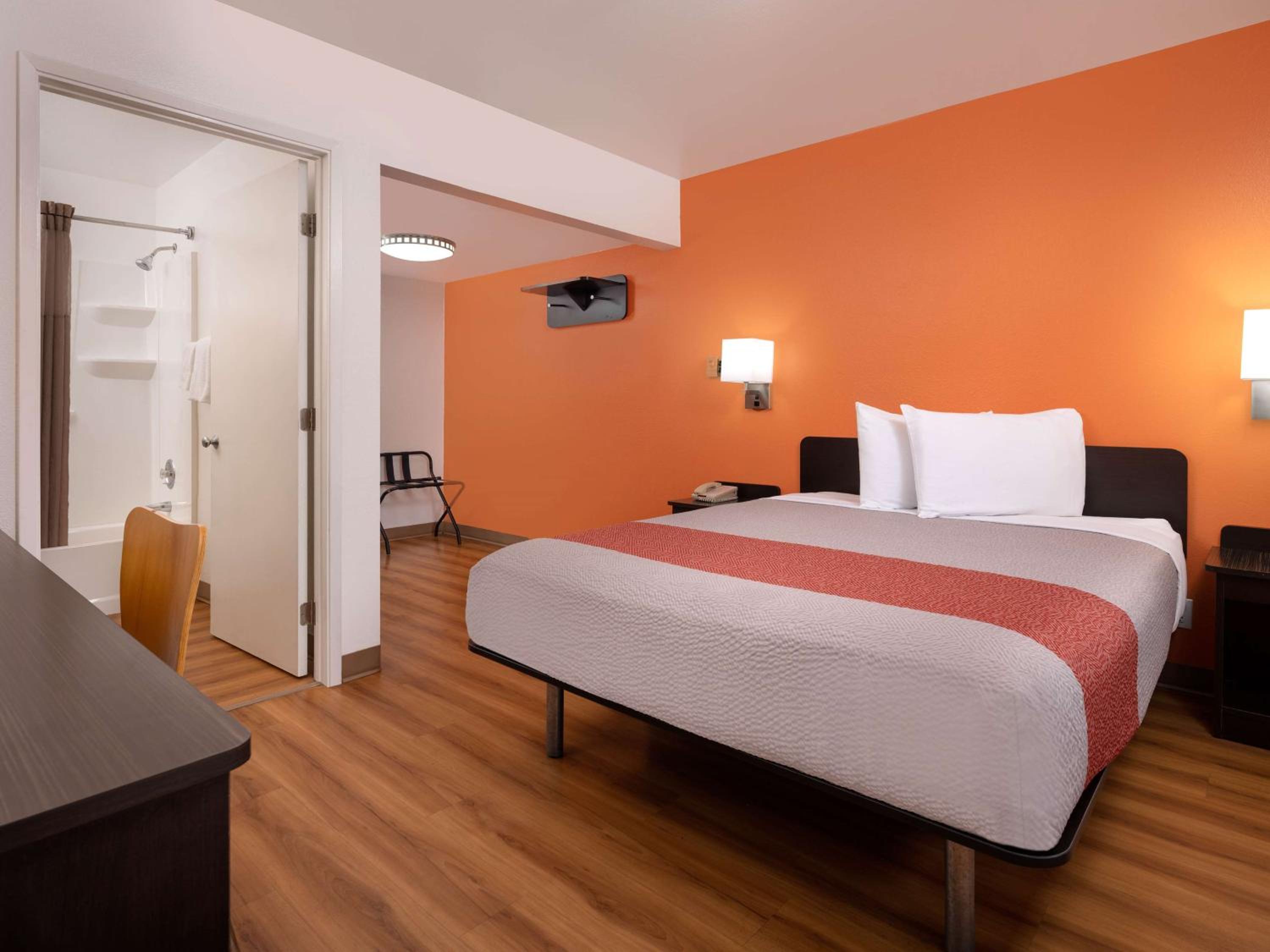 2 Full Beds