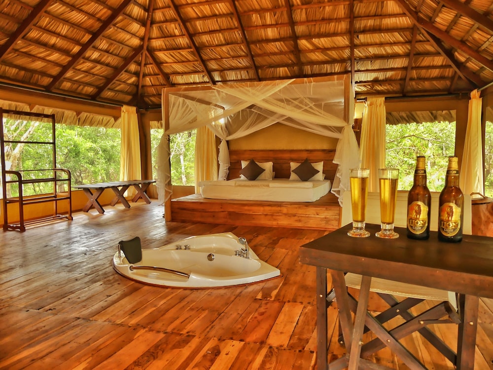Yala Safari Camping 18/50