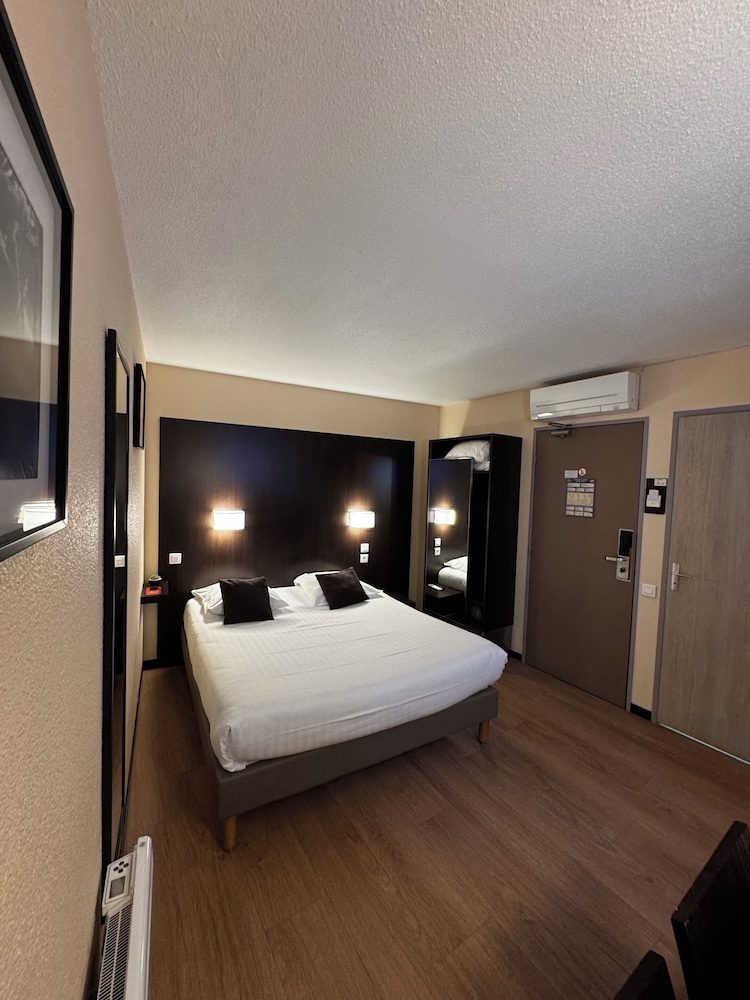 Hotel Au Petit Caporal 13/50