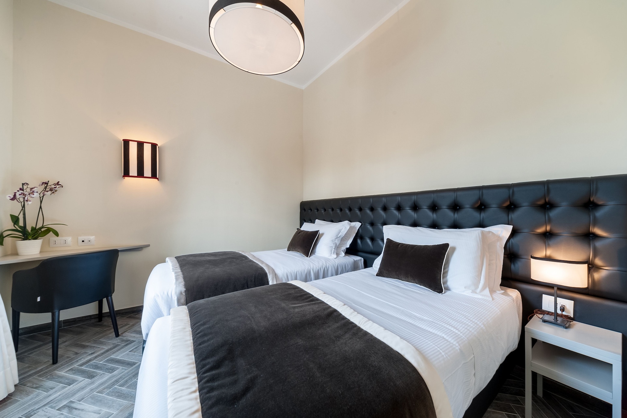SUPERIOR, DOUBLE BED, CITY VIEW