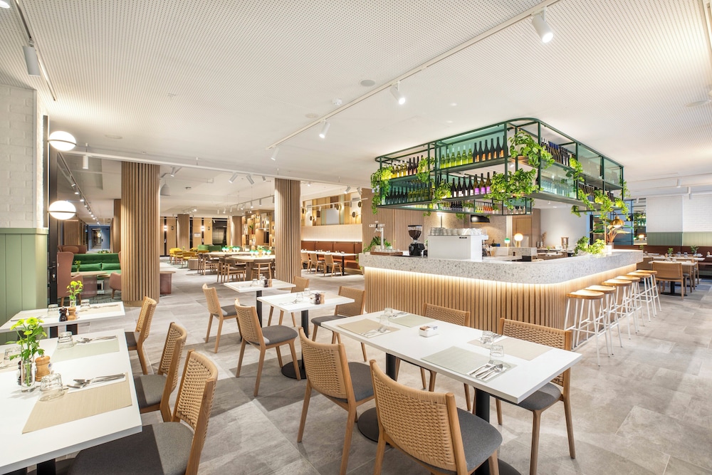 Holiday Inn Melbourne Bourke Street Mall by IHG 35/48