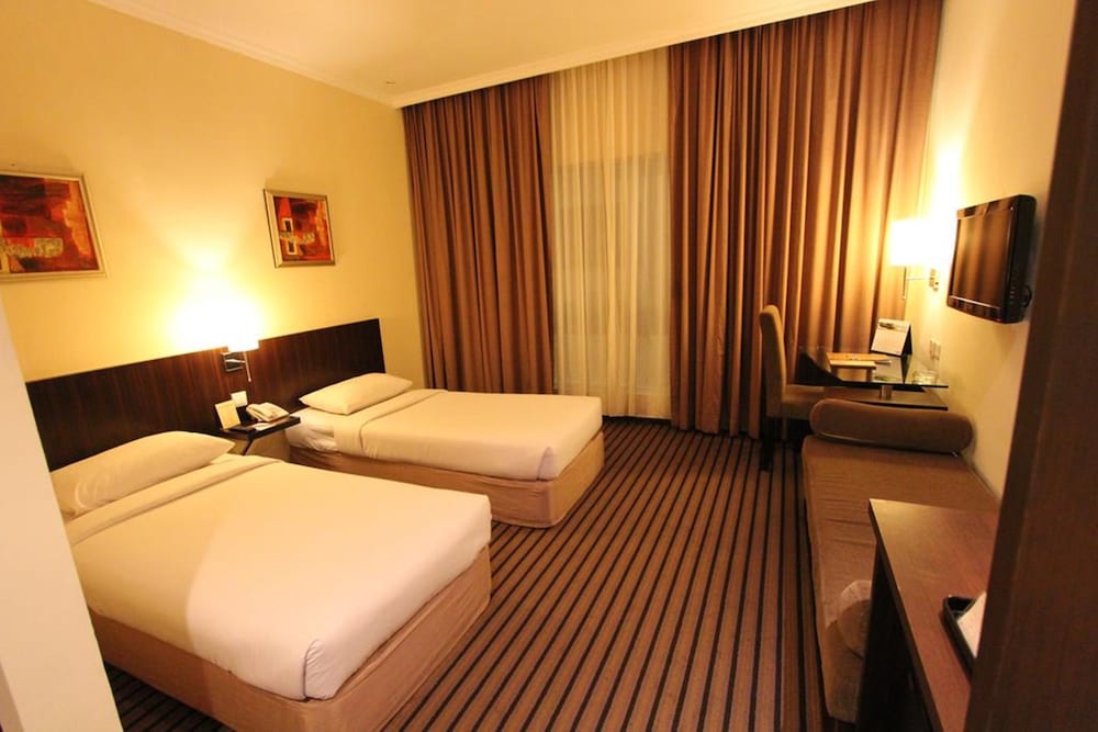 Harmoni One Convention Hotel and Service Apartments 16/65
