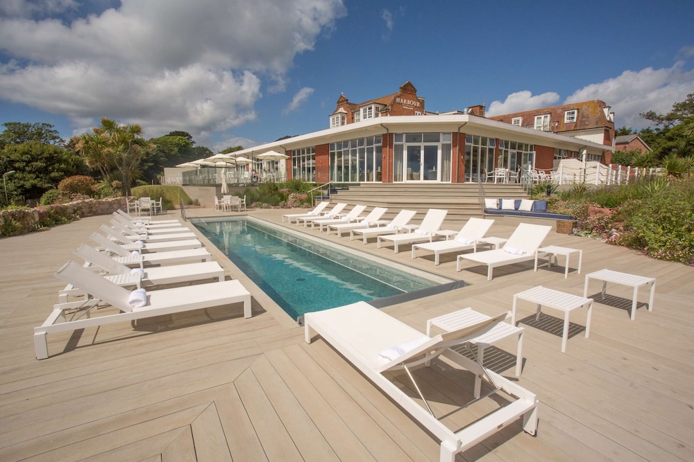 Sidmouth Harbour Hotel 61/64