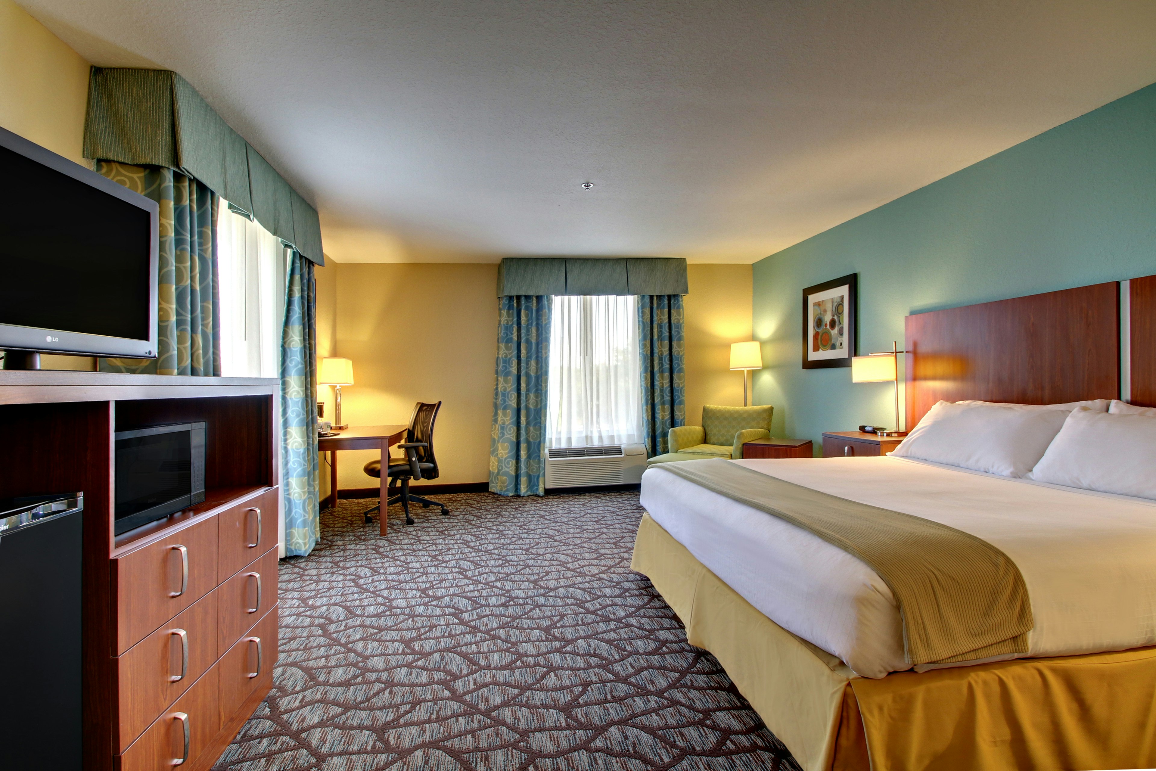 Holiday Inn Express Suites Jacksonville South I 295 34/73