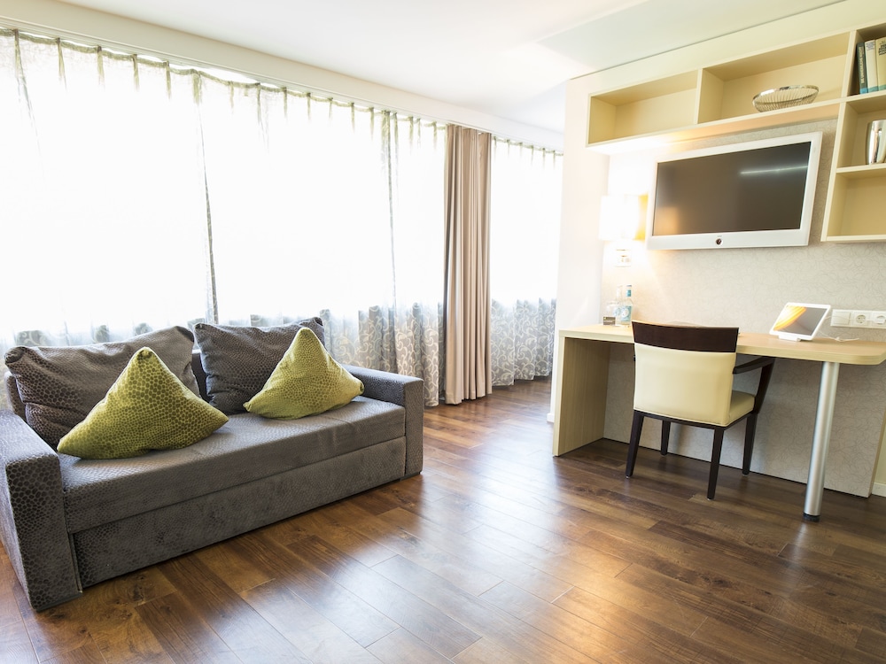 Bonnox Boardinghouse & Hotel 47/61